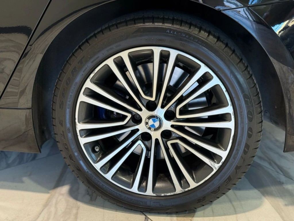 2019 BMW 5 Series Image 29