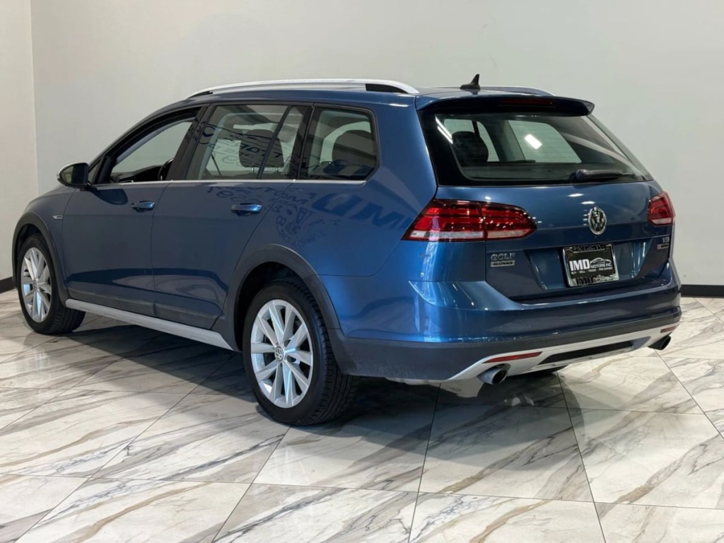 2018 Volkswagen Golf Image 8