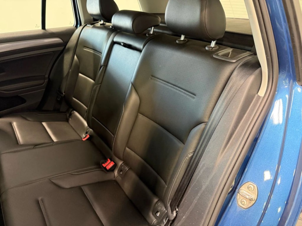 2018 Volkswagen Golf Image 13