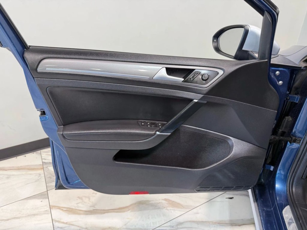 2018 Volkswagen Golf Image 20