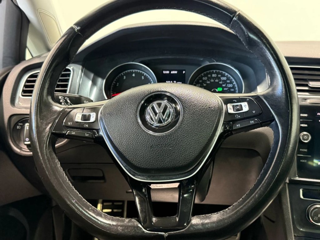 2018 Volkswagen Golf Image 25