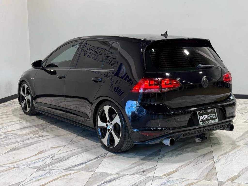 2015 Volkswagen GTI Image 8