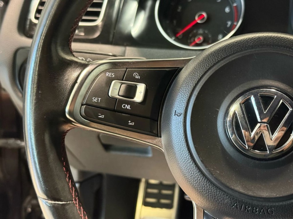 2015 Volkswagen GTI Image 15
