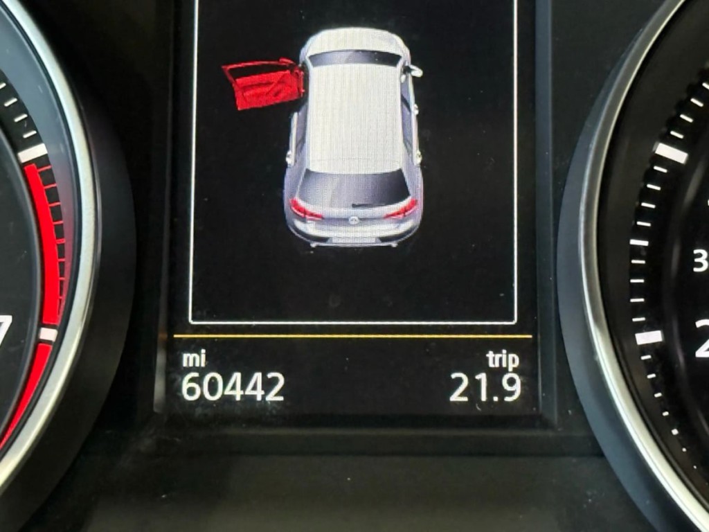 2015 Volkswagen GTI Image 17