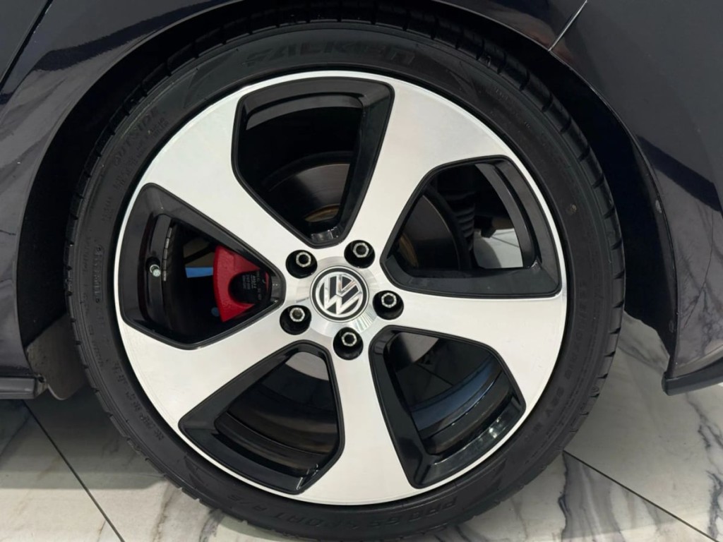 2015 Volkswagen GTI Image 29