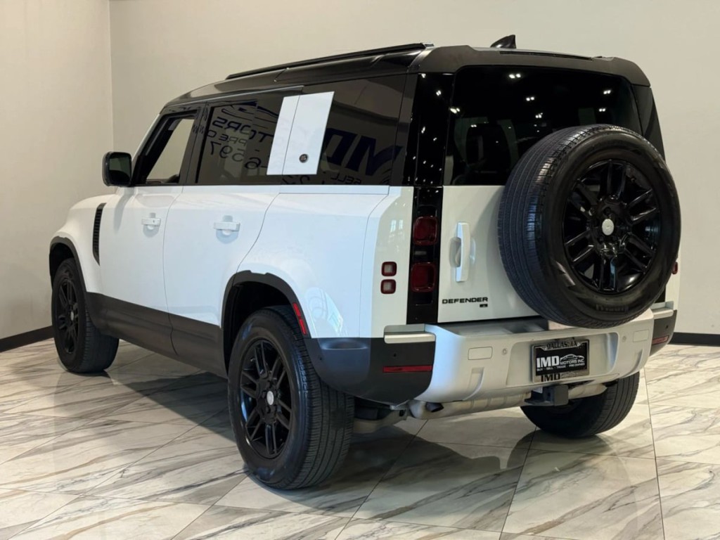 2020 Land Rover Defender Image 8