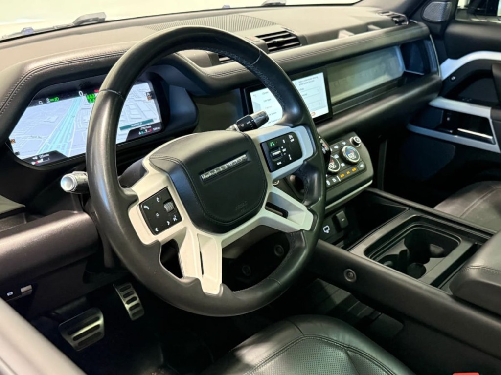 2020 Land Rover Defender Image 12