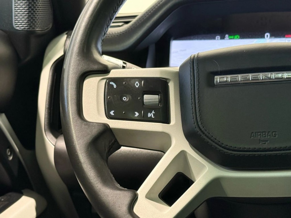 2020 Land Rover Defender Image 15