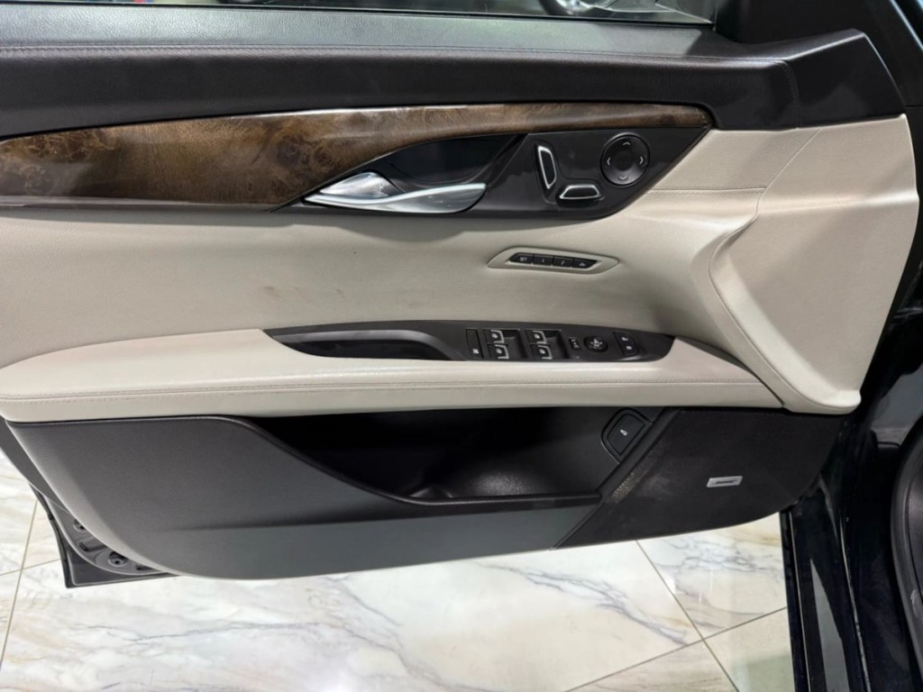 2017 Cadillac CT6 Image 12