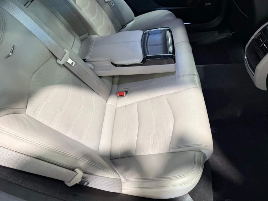 2017 Cadillac CT6 Image 31