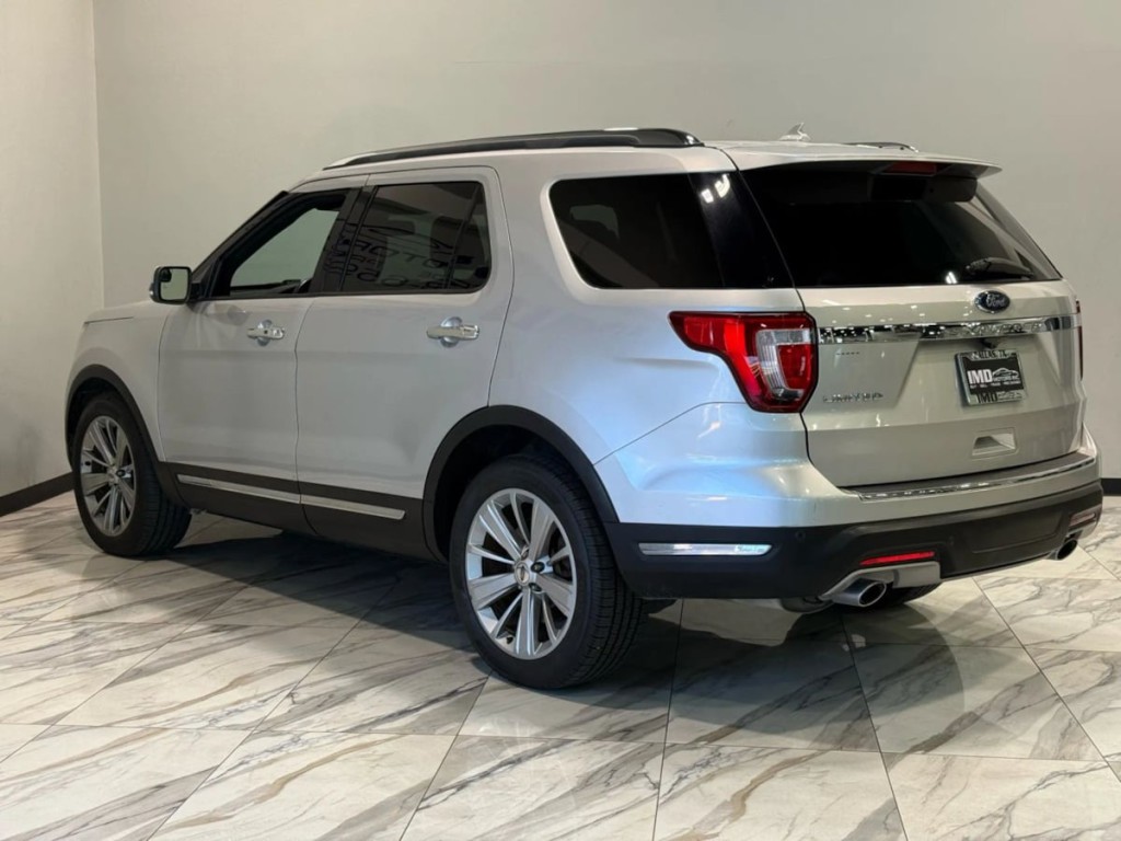 2018 Ford Explorer Image 8
