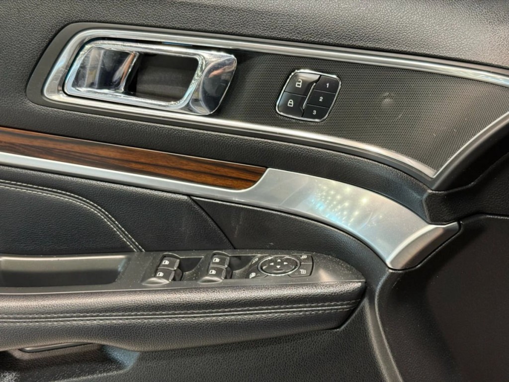 2018 Ford Explorer Image 11