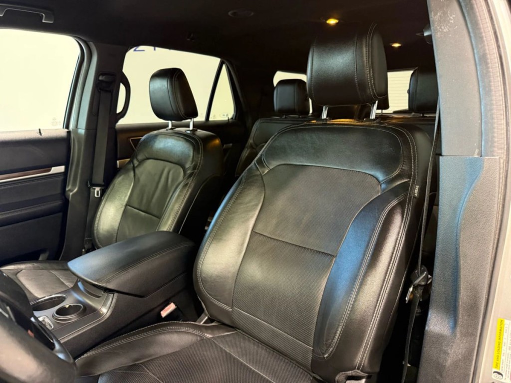 2018 Ford Explorer Image 18