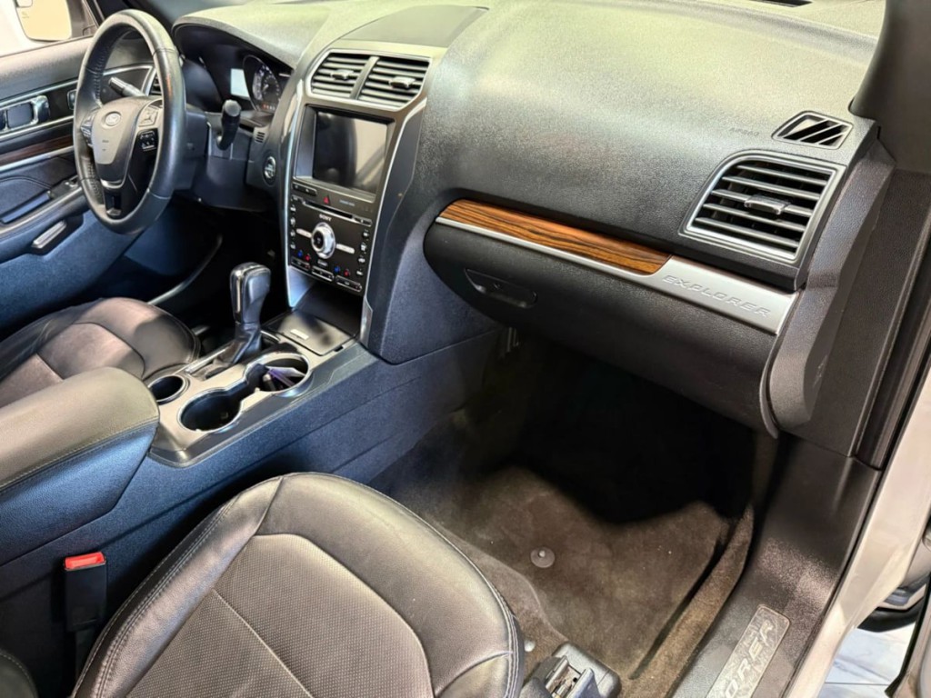 2018 Ford Explorer Image 24