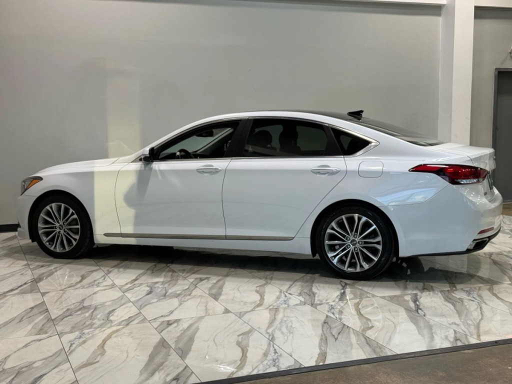 2017 Genesis G80 Image 9