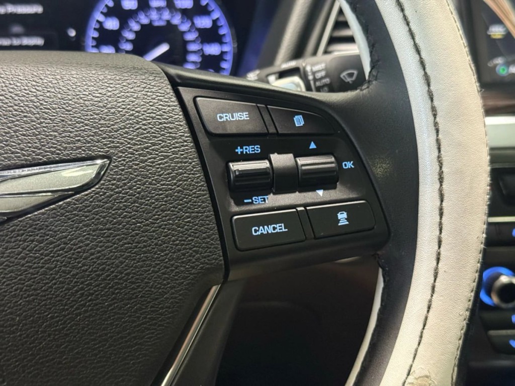 2017 Genesis G80 Image 16