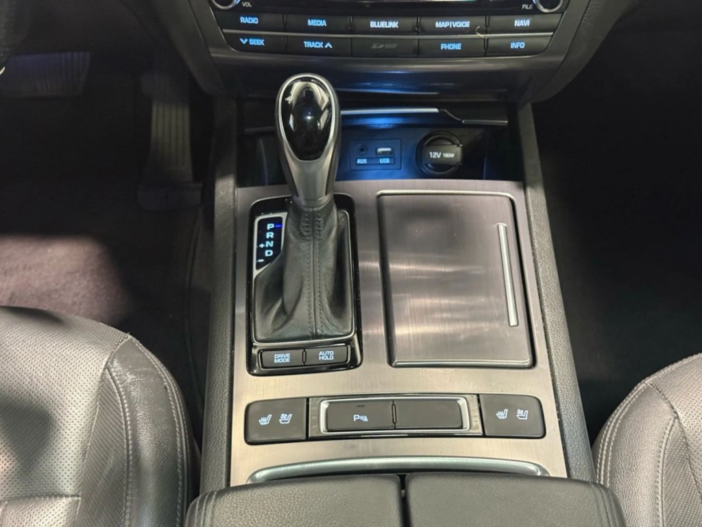 2017 Genesis G80 Image 21