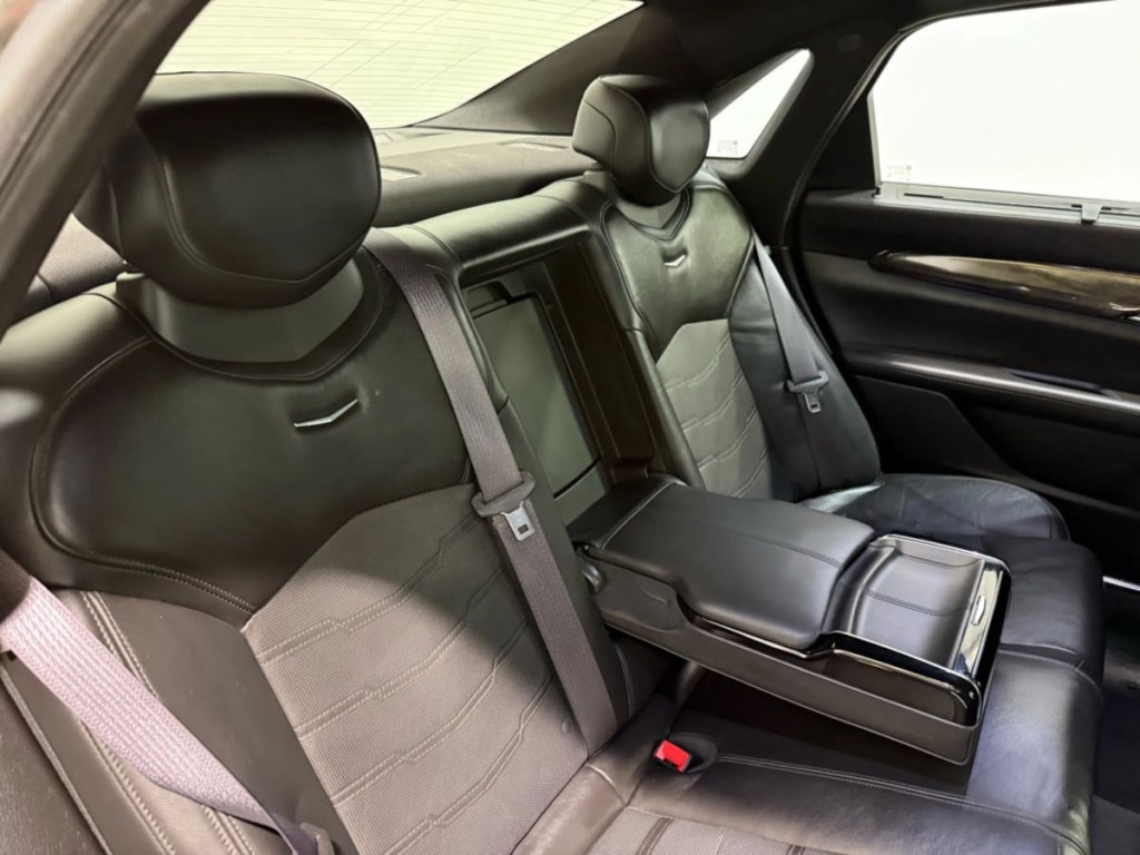 2017 Cadillac CT6 Image 31