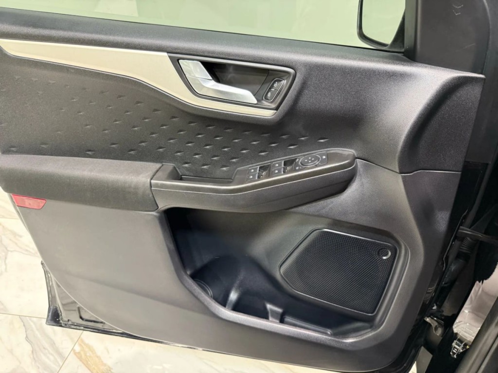 2020 Ford Escape Image 10
