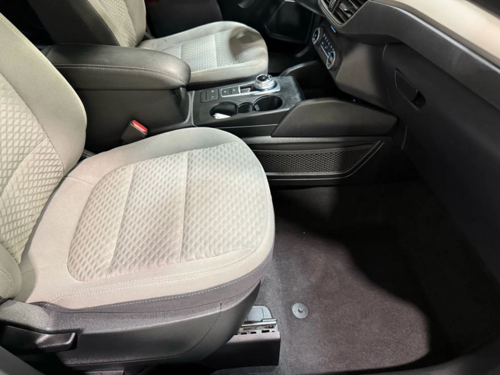 2020 Ford Escape Image 28