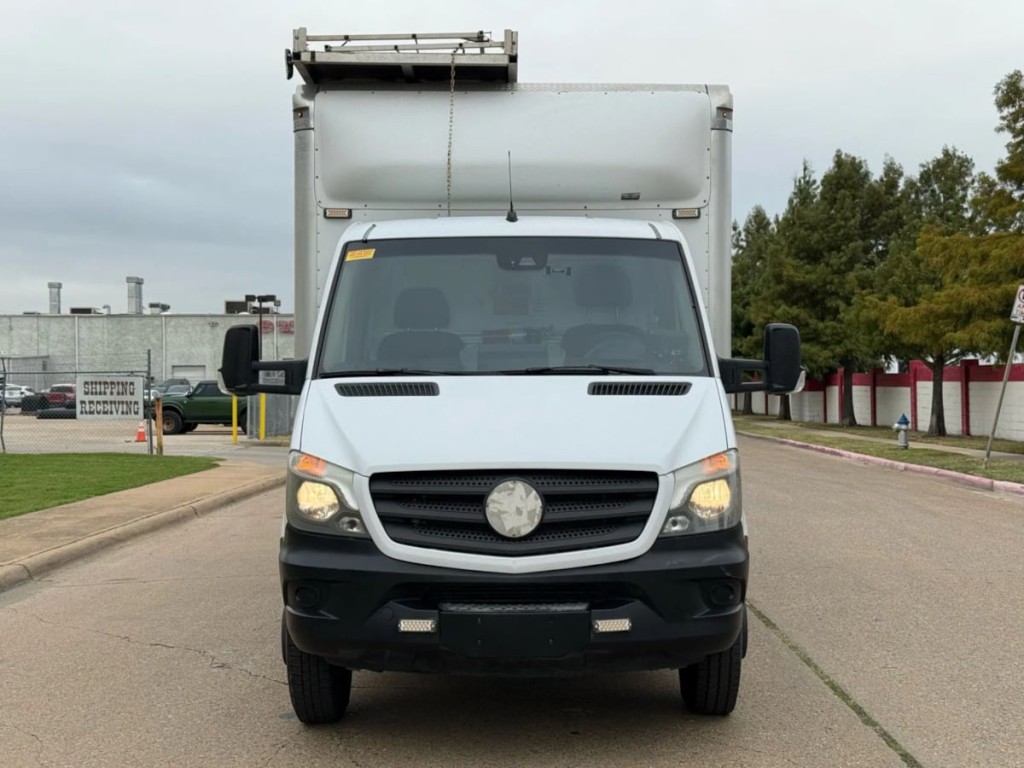 2017 Mercedes-Benz Sprinter Cargo Image 2