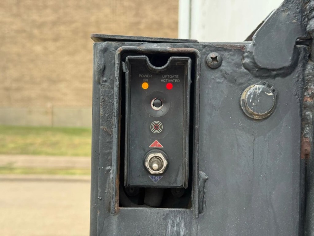 2017 Mercedes-Benz Sprinter Cargo Image 11