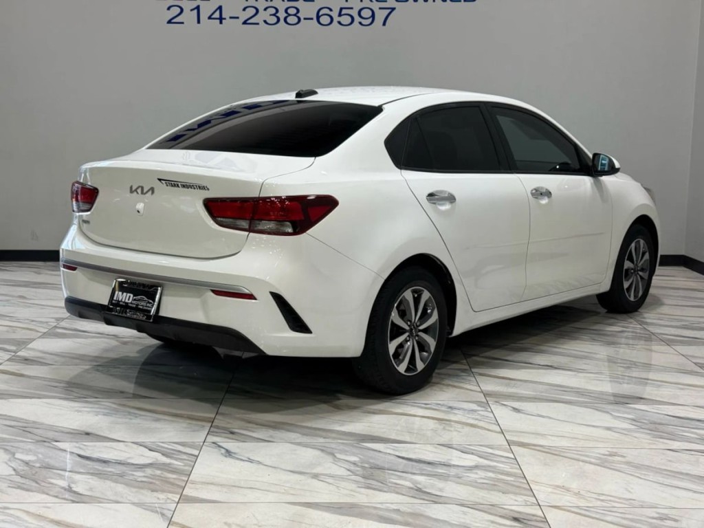 2022 Kia Rio Image 5