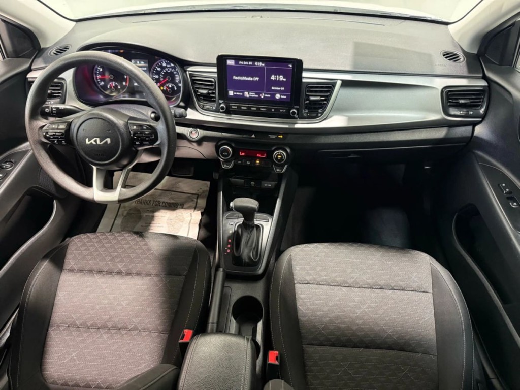 2022 Kia Rio Image 12