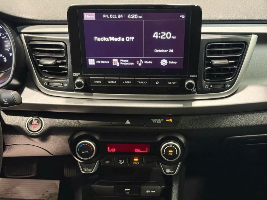 2022 Kia Rio Image 18