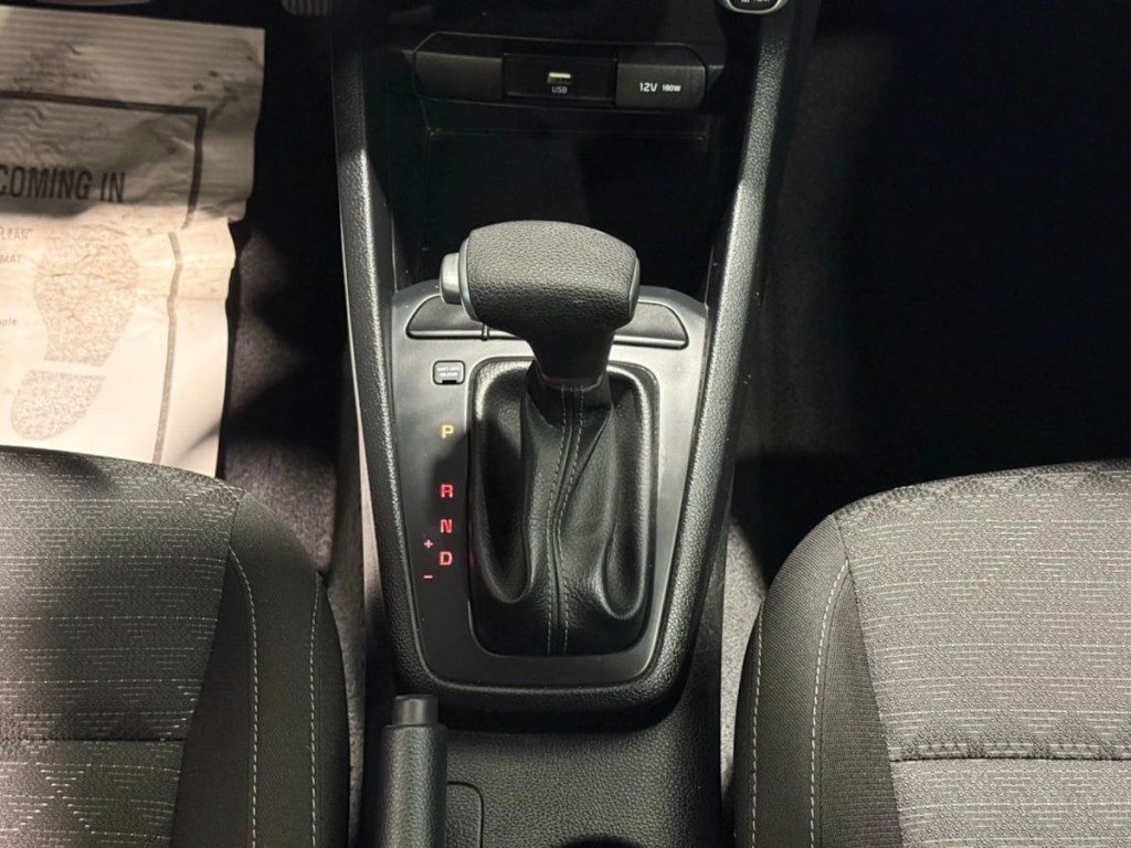 2022 Kia Rio Image 19