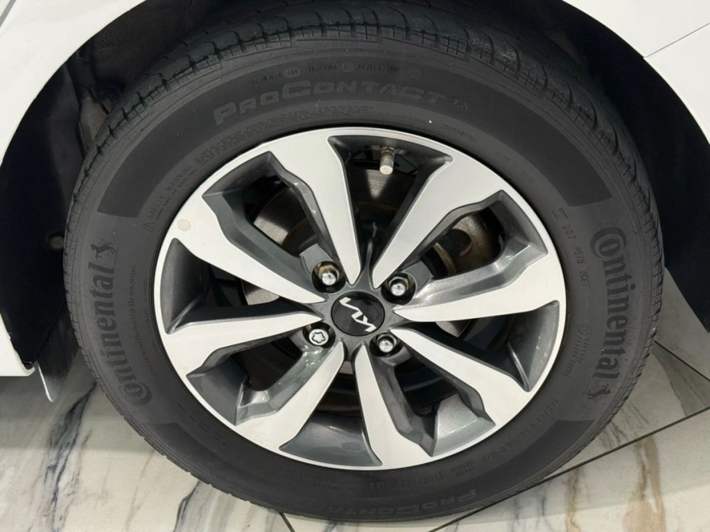 2022 Kia Rio Image 29