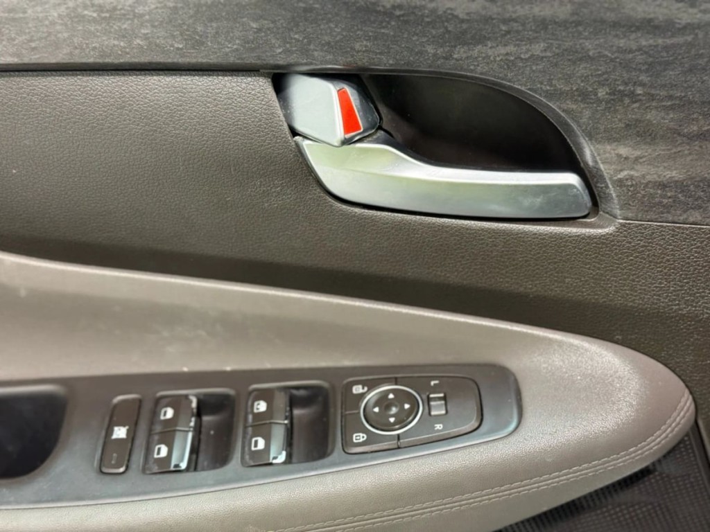 2020 Hyundai Santa Fe Image 10