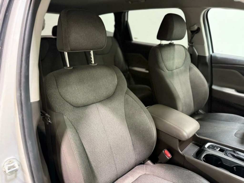 2020 Hyundai Santa Fe Image 25