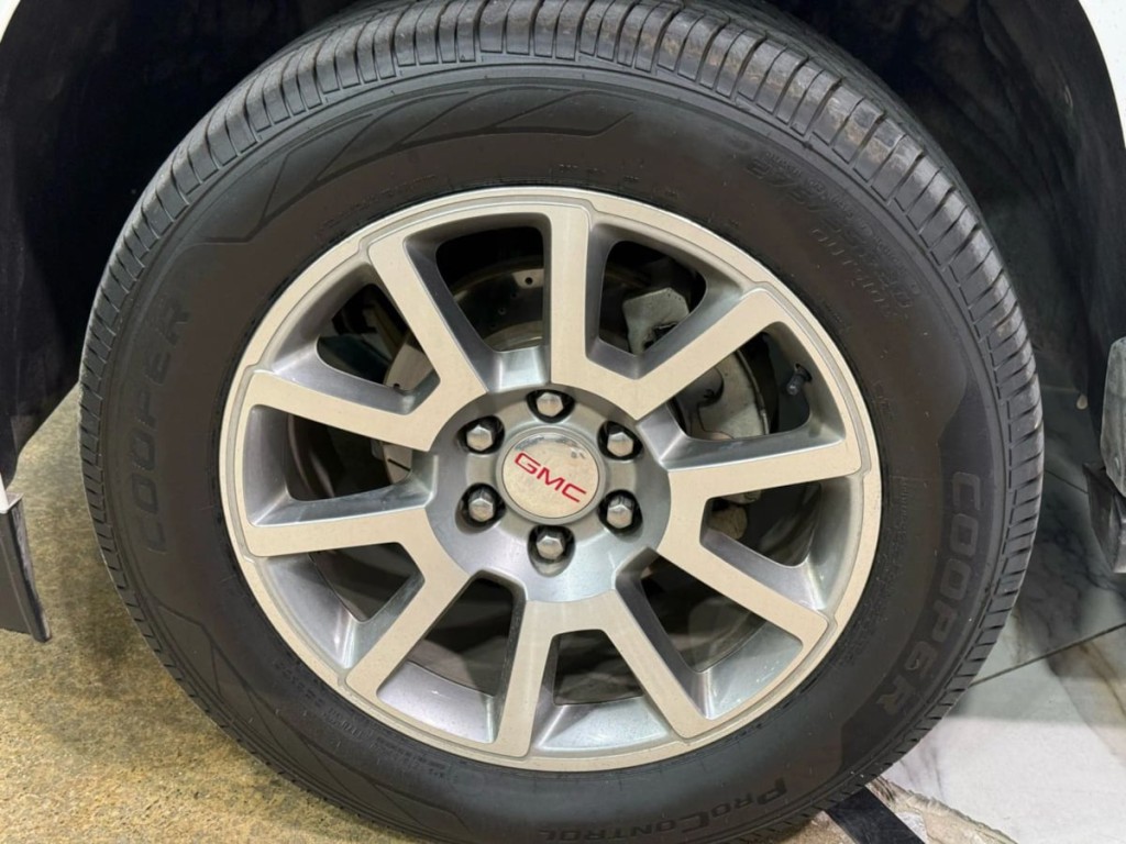 2015 GMC Yukon Image 32