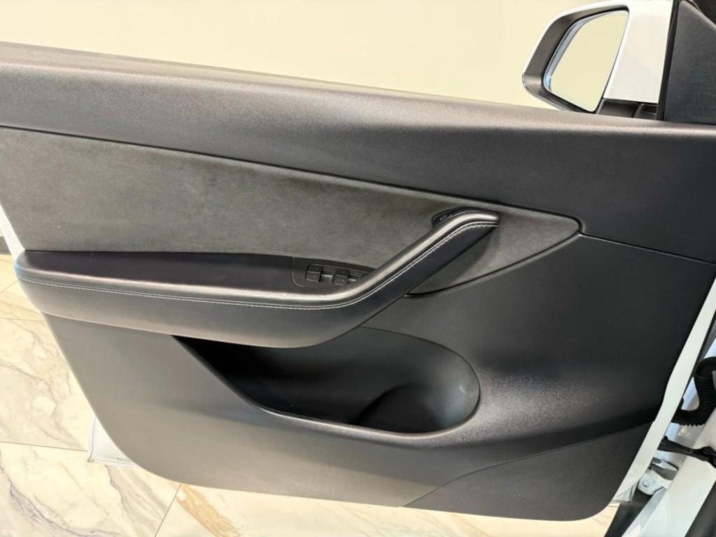 2021 Tesla Model Y Image 11