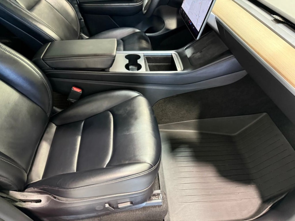 2021 Tesla Model Y Image 24