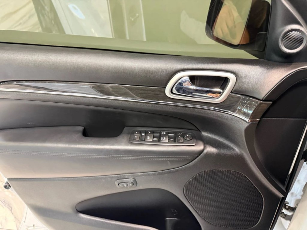 2015 Jeep Grand Cherokee Image 12