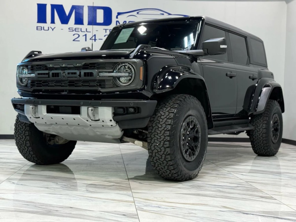 2024 Ford Bronco Image 2