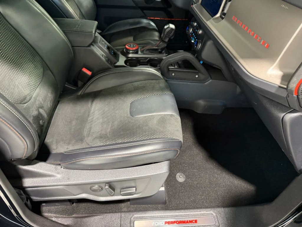 2024 Ford Bronco Image 32