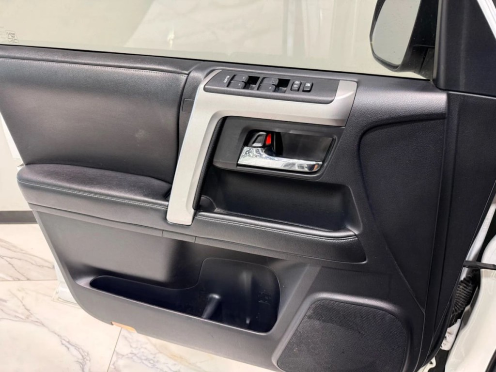 2014 Toyota 4Runner Image 11