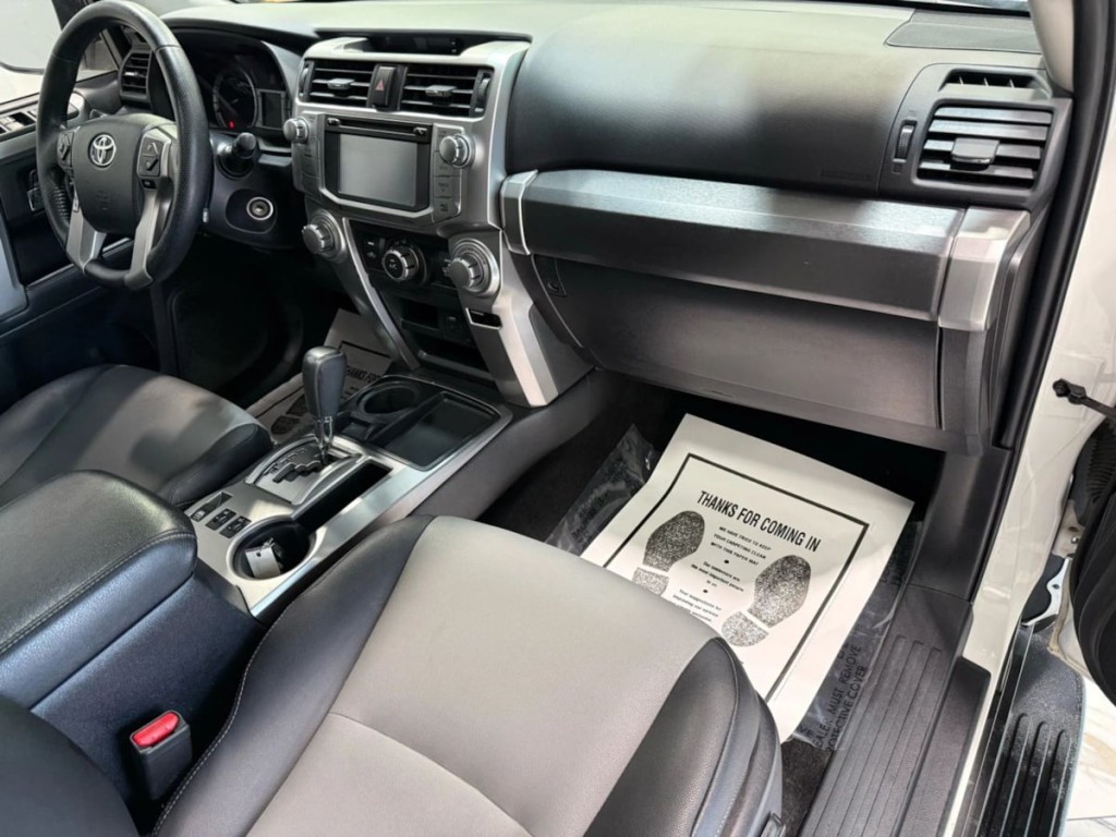 2014 Toyota 4Runner Image 25