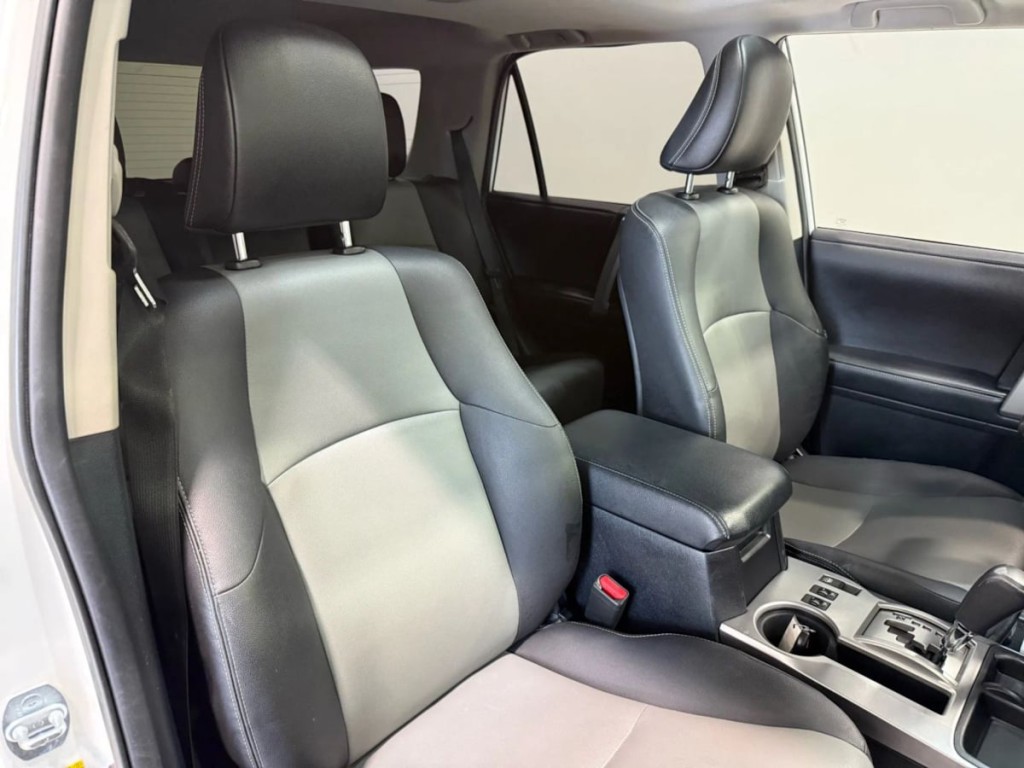 2014 Toyota 4Runner Image 26