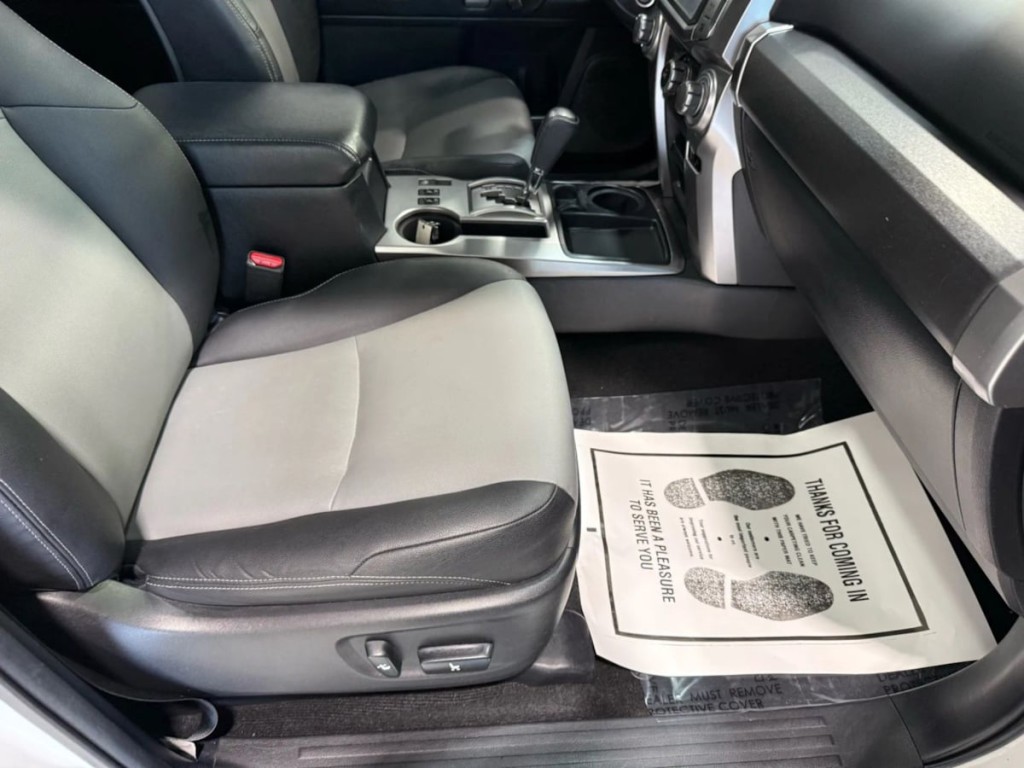 2014 Toyota 4Runner Image 27