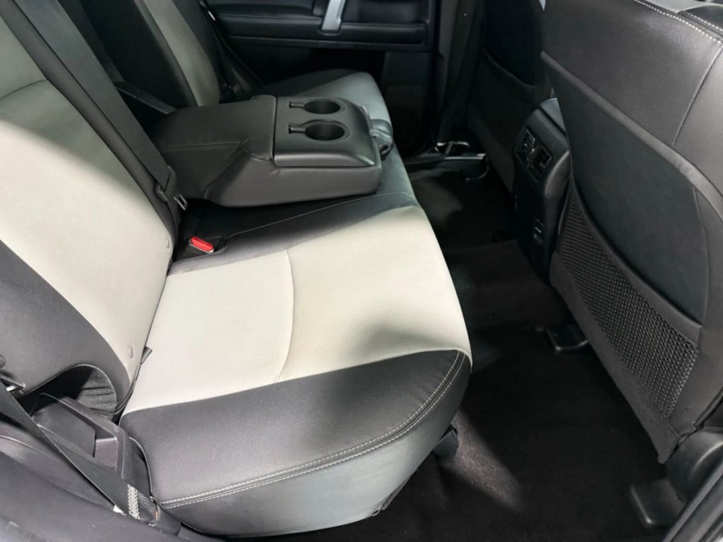 2014 Toyota 4Runner Image 30