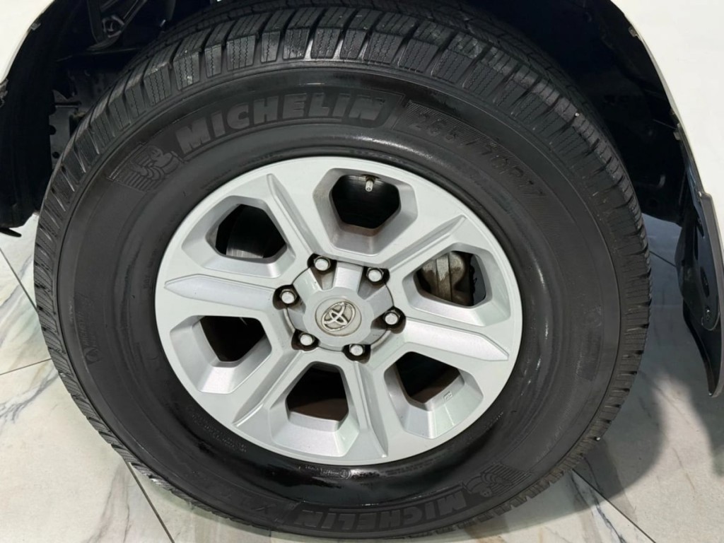 2014 Toyota 4Runner Image 31