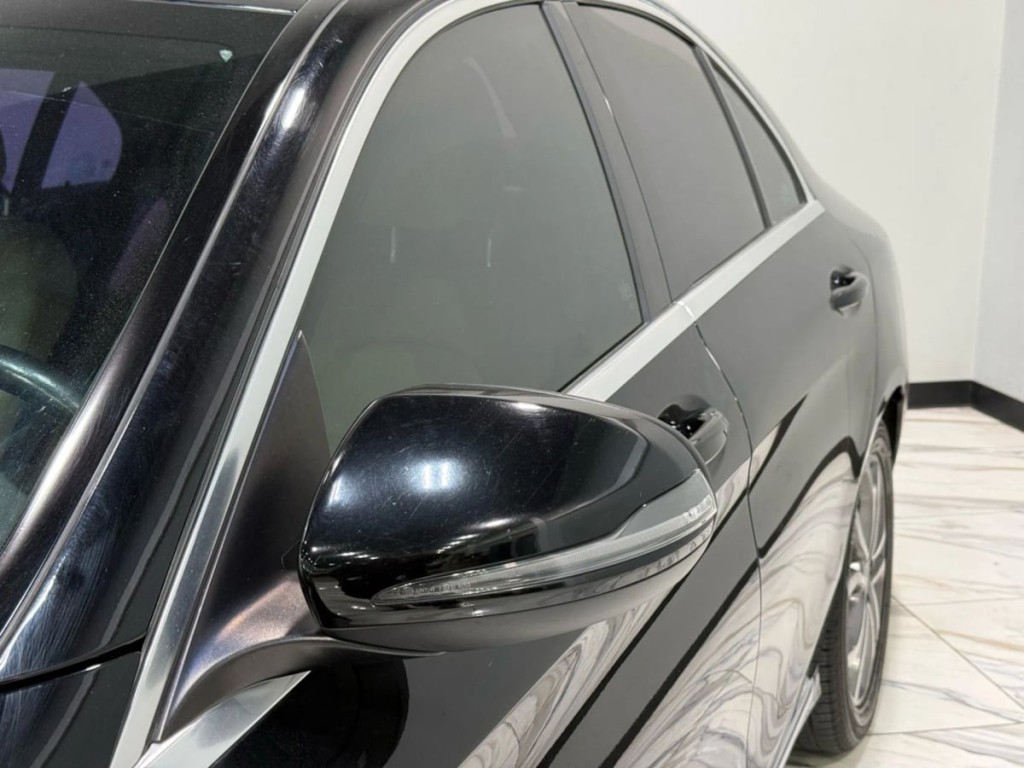 2018 Mercedes-Benz C-Class Image 10