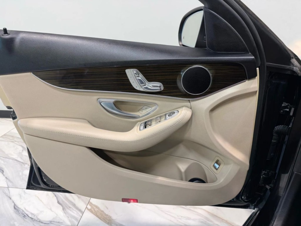 2018 Mercedes-Benz C-Class Image 11