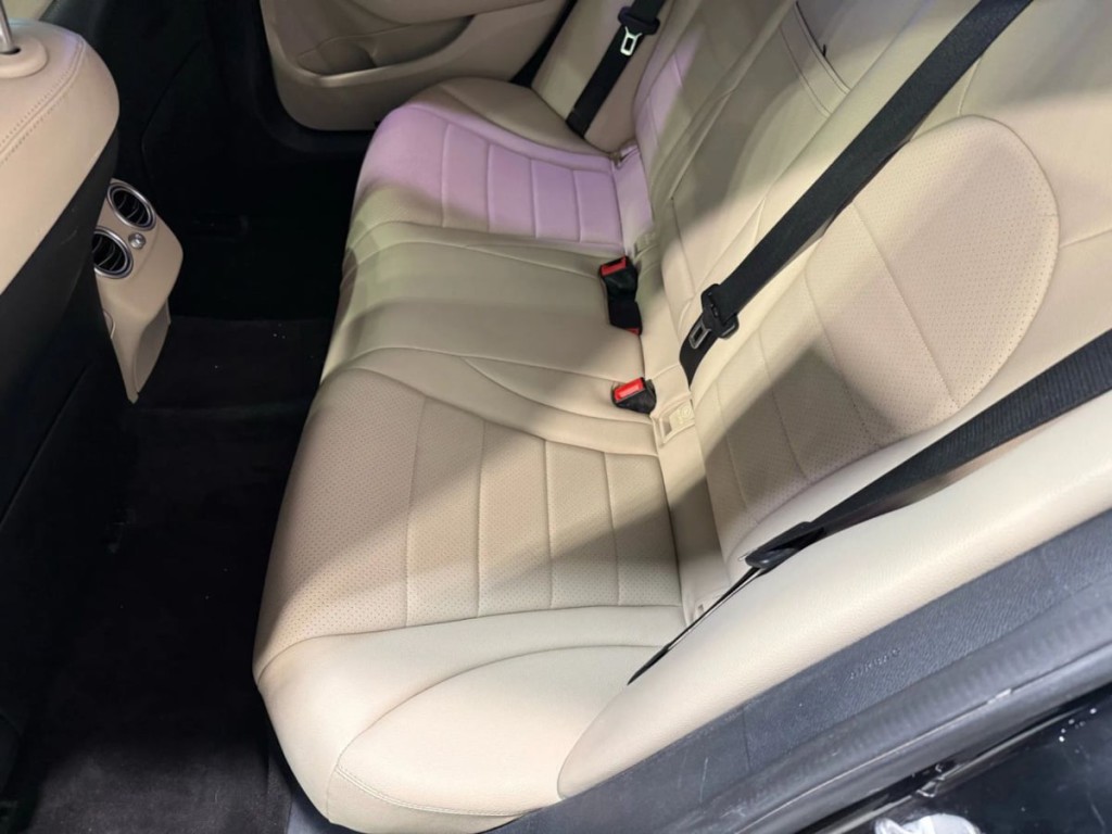 2018 Mercedes-Benz C-Class Image 23