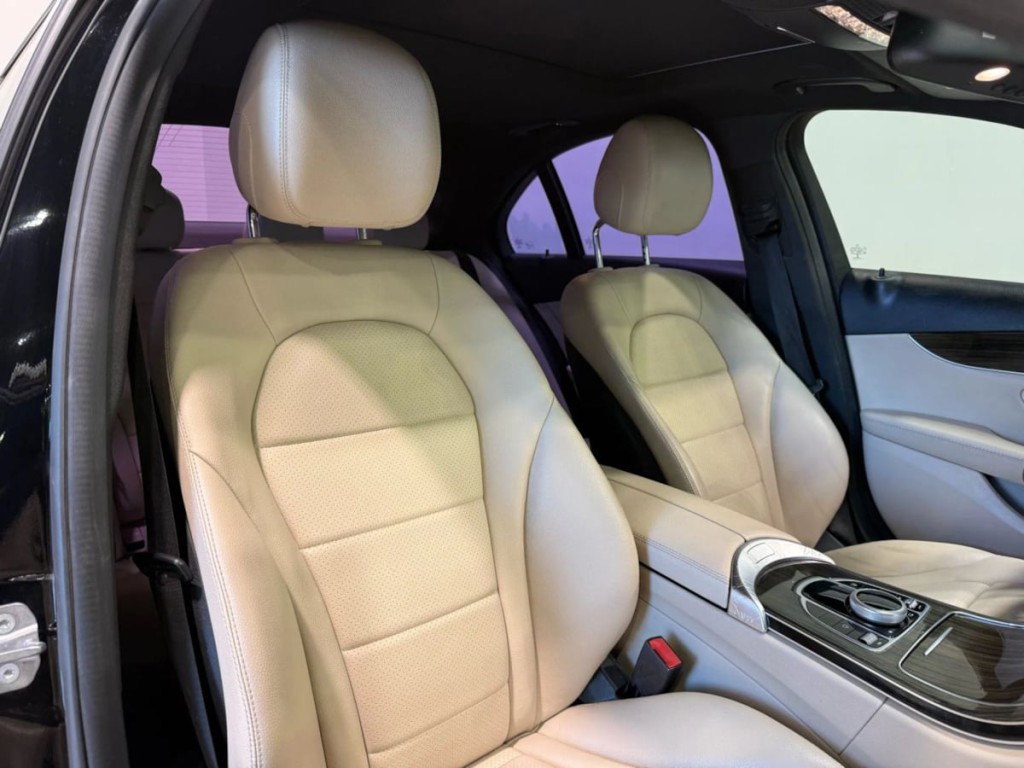 2018 Mercedes-Benz C-Class Image 25