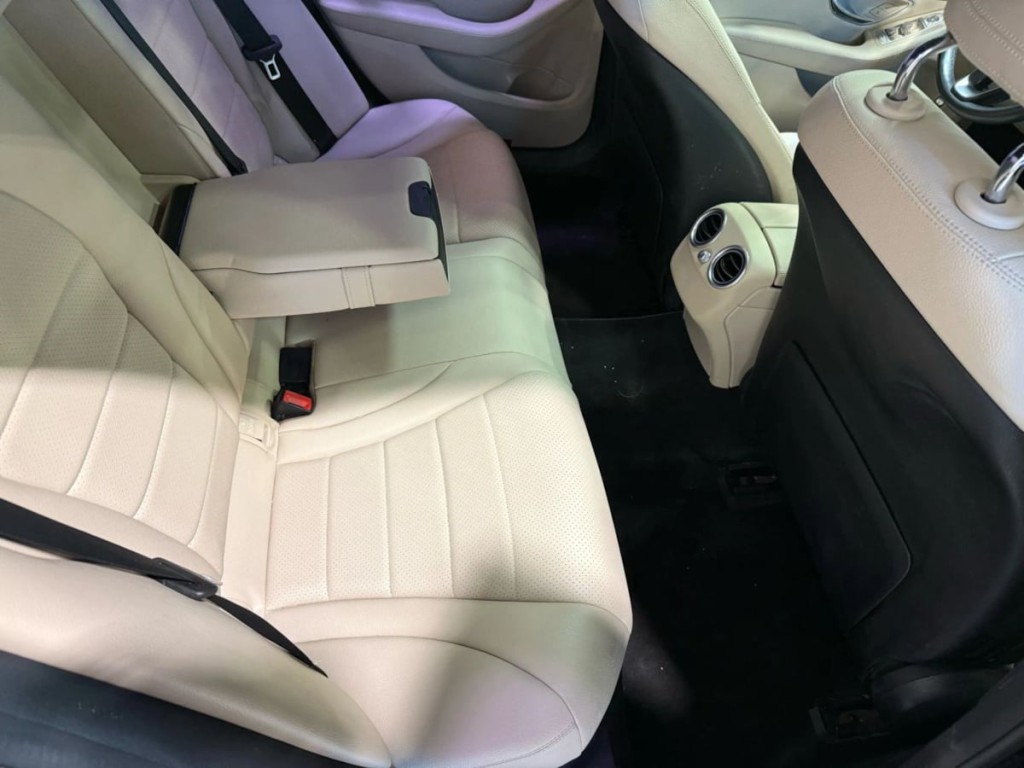 2018 Mercedes-Benz C-Class Image 29